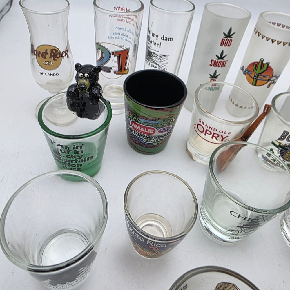 Lot of 25 Vintage Souvenir Shot Glasses Hard Rock Cafe Grand Ole Opry Travel H4 - Picture 6 of 16